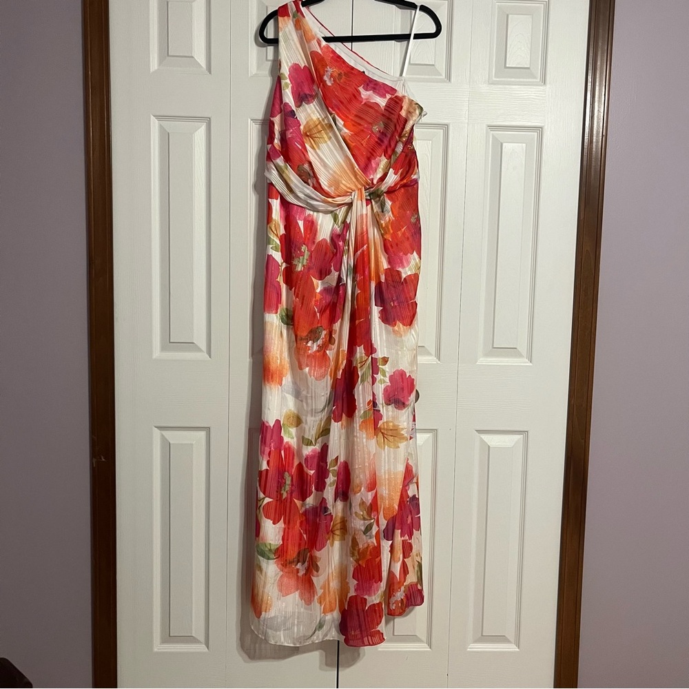 NWT Adrianna Papell red and orange floral maxi dress with tie detail